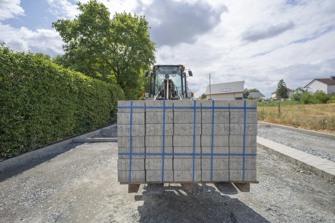 boettinger-garten-landschaftsbau-galabau-dossenheim-heidelberg--Baustelle-Strassenbau-Pflastersteine-152049-OLE_4074